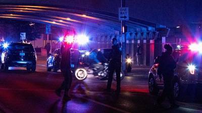 В американском Луисвилле во время протестов ранены двое полицейских - iz.ru - США - штат Кентукки - Луисвилл