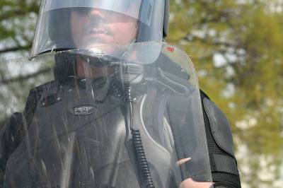 Полицейские получили огнестрельные ранения во время протестов в Луисвилле - aif.ru - США