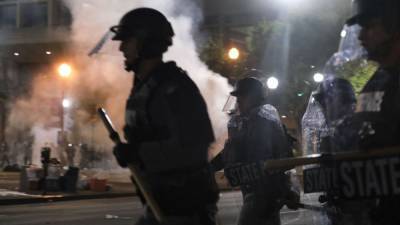 Во время протестов в штате Кентукки двое полицейских получили ранения - svoboda.org - США - штат Кентукки