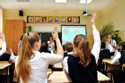 Ученики 47 школ Прикамья перешли на дистанционное обучение из-за коронавируса - nakanune.ru - Пермь - Красновишерск