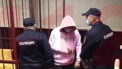 Суд арестовал рэпера, врезавшегося в пешеходов в центре Москвы - piter.tv - Москва - Крым