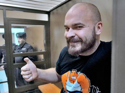 Максим - Максим Марцинкевич - Отец Тесака заявил, что на теле сына есть следы пыток - newsland.com