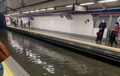 El Pais - Ливень обрушился на Мадрид. Движение в метро парализовано - rbc.ua - Испания - Мадрид - Madrid