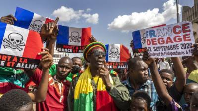 Флоранс Парли - Граждане Мали снова выходят на протесты против военного присутствия Франции - riafan.ru - Франция - Париж - Мали - Бамако