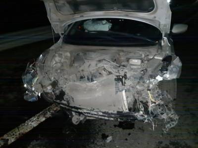 На трассе в Кузбассе Hyundai протаранил отбойник, есть пострадавший - gazeta.a42.ru - Кемеровская обл. - Белово