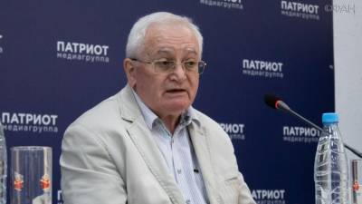 Юрий Светов - Эксперт объяснил, как нужно строить отношения с Белоруссией и Украиной - riafan.ru - Россия - Украина - Санкт-Петербург - Белоруссия