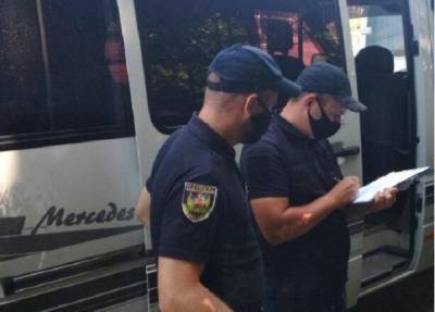 Гигантские очереди выстроились в Одессе, полиция вышла на охоту: "людей просят закрывать..." - odessa.politeka.net - Одесса