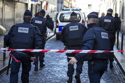 Charlie Hebdo - В Париже у бывшей редакции Charlie Hebdo ранили двух человек, подозреваемого задержали - rtvi.com - Париж
