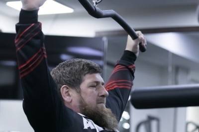 Рамзан Кадыров - Кадыров показал жим штангой лежа - kavkaz.mk.ru - респ. Чечня