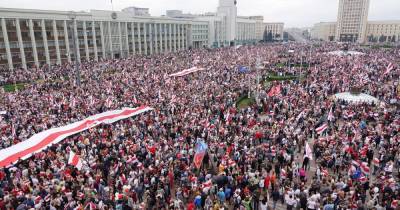 Дмитрий Пиневич - Минск упрекнул протестующих в несоблюдении соцдистанции - ren.tv - Белоруссия - Минск