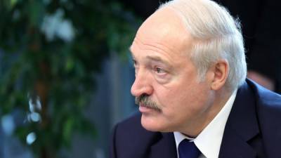 Александр Лукашенко - Эммануэлю Макрон - Лукашенко ответил Макрону на предложение уйти в отставку - riafan.ru - Белоруссия - Франция - Париж - Минск