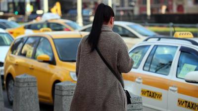 Евгений Москвичев - В РФ предложили ввести в такси ответственность за здоровье пассажиров - iz.ru - Россия