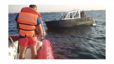 В Крыму лодку с людьми унесло в открытое море - crimea.ria.ru - Крым - Симферополь