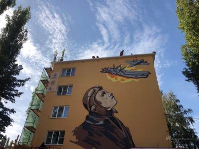 Портрет Михаила Водопьянова украсил фасад дома на проспекте Победы - lipetskmedia.ru - Липецк