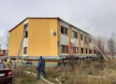 Три человека пострадали на пожаре в одном из домов Надымского района - znak.com - район Надымский