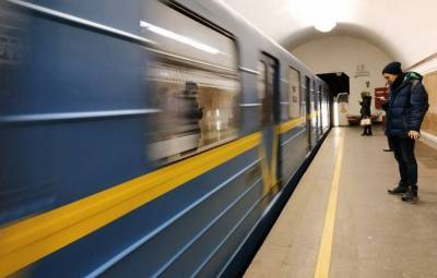 Гибель зацепера в киевском метро полиция расследует как самоубийство - vchaspik.ua - Киев