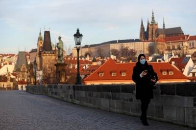 Чехия с 5 октября вводит режим ЧС из-за коронавируса - aif.ru - Чехия - Прага