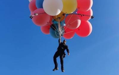 Иллюзионист поднялся в небо на воздушных шарах - korrespondent.net - США - шт. Аризона