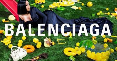 Карди Би стала новым лицом Balenciaga — теперь ее фото висит на Лувре - skuke.net - Франция - Париж - Лос-Анджелес