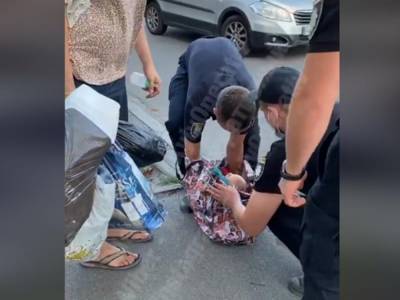 В центре Киева многодетная одесситка носила младенца в закрытой хозяйственной сумке - golos.ua - Украина - Киев - Одесса - Запорожье