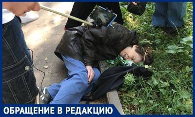 Полицейские сломали руку москвичке, которая боролась с незаконной стройкой в парке, рассказали активисты - bloknot.ru - Москва