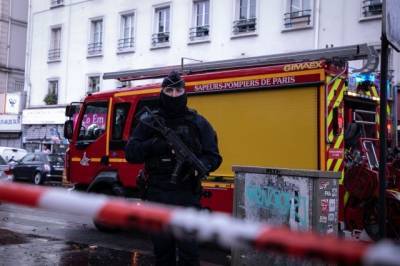 Charlie Hebdo - Напавшего на людей в Париже обвинили в покушении на убийство - AFP - aif.ru - Франция - Париж - Пакистан