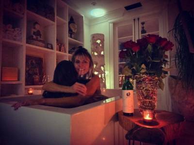 Хайди Клум - Голая Хайди Клум релаксировала в ванне с молодым мужем р - golos.ua - Украина