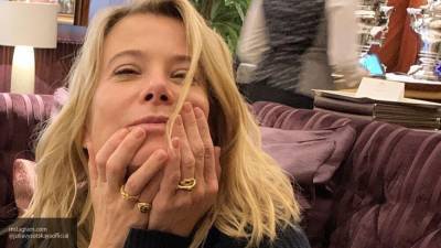 Юлия Высоцкая - 47-летняя Высоцкая засветила глубокое декольте на Венецианском фестивале - nation-news.ru