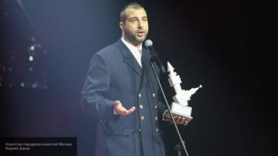 Викторий Боня - Иван Ургант - Ургант пошутил о "плане уничтожения мировой экономики" при помощи рубля - nation-news.ru