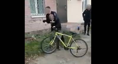 "Ребёнку 14 лет и душить нельзя": ярославцы сообщают об инциденте с полицейским в Ярославле - progorod76.ru - Ярославль