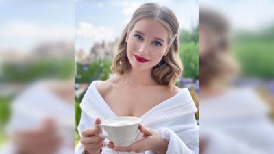 Кристина Асмус - Алена Миро - Гарик Харламов - Миро объяснила, почему «врушка» Асмус не повела дочь в первый класс - riafan.ru - Москва