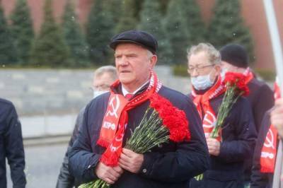 Адольф Гитлер - Геннадий Зюганов - Илья Ремесло - Зюганова обвинили в том, что он назвал «сволочью» сожженных Гитлером людей - live24.ru - Москва - Россия - Германия