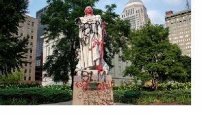 В Луисвилле демонтировали статую Людовика XVI - piter.tv - США