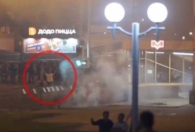 Александр Тарайковский - Опубликовано еще одно видео гибели протестующего в Минске. В него стреляли дважды - znak.com - Минск