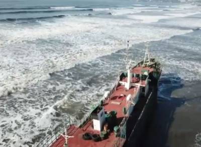 В Находке на берег выбросило необычный корабль-призрак - bloknot.ru - КНДР - Приморье край
