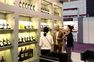 В китайской провинции Хубэй открылась Международная ярмарка вина - trud.ru - Италия - Франция - Китай - п. Хубэй - Пекин - Аргентина - Юар