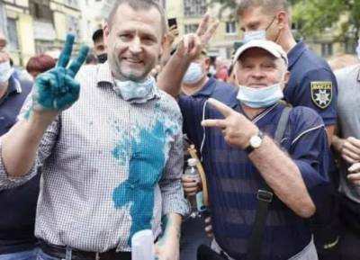 Владимир Зеленский - Борис Филатов - Филатова облили зеленкой, он жестко ответил - real-vin.com - Украина - Днепр
