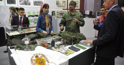 Иларион Алфеев - В РПЦ оценили проект гибрида военной формы и рясы для священников - ren.tv - Москва