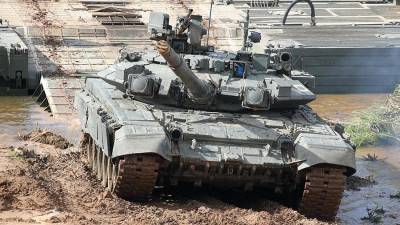 Сергей Шойгу - Шойгу рассказал о модернизации танков Т-72 - iz.ru - Россия