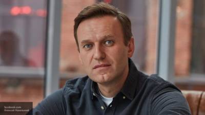 Алексей Навальный - Владимир Познер - Познер назвал "отравление" Навального невыгодным для властей РФ - polit.info - Россия