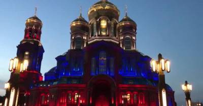 Возле главного храма ВС РФ начался концерт фестиваля "Спасская башня" - ren.tv - Россия
