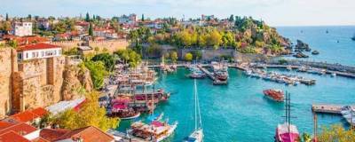У восьми российских туристов, отдыхающих в Турции, обнаружен COVID-19 - runews24.ru - Россия - Turkey - провинция Анталья