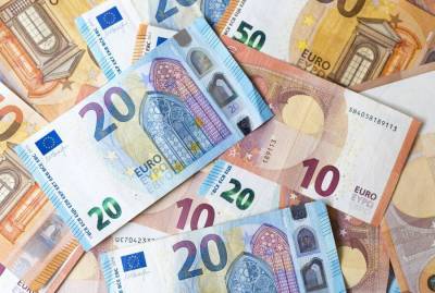 Ян Марчинский - Эксперт рассказал, нужно ли менять валюту на фоне роста курса евро выше 90 рублей - m24.ru - Москва - Россия