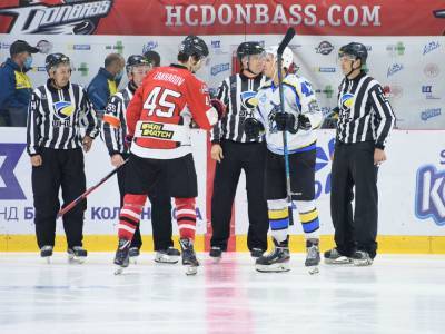 Вспышка коронавируса в Украинской хоккейной лиге: заболело более 20 игроков - gordonua.com - Украина - Швейцария - Кременчуг