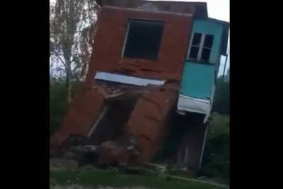 В Краснодаре на берегу реки обрушился двухэтажный дом - kuban.mk.ru - Краснодар