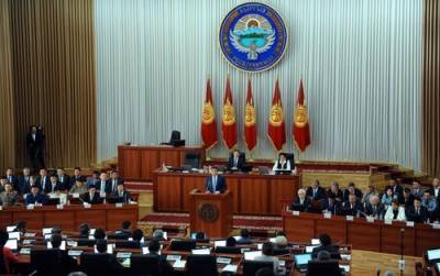 Сооронбай Жээнбеков - В предвыборной кампании в Киргизии участвуют 300 судимых - argumenti.ru - Киргизия - Парламент