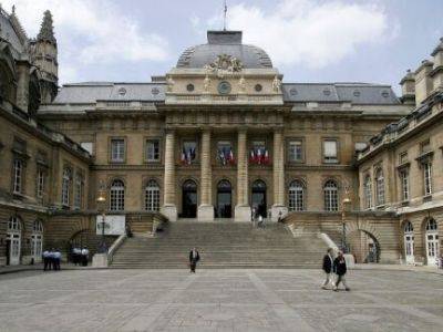 Жан-Ив Ле-Дриана - Мошенники, выдававшие себя за главу МИД Франции, приговорены к различным срокам лишения свободы - news.am - Франция - Париж