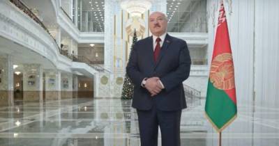 Александр Лукашенко - Лукашенко отметил достижения "людей в погонах" и "людей в халатах" - ren.tv - Белоруссия