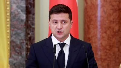 Владимир Зеленский - Зеленский в новогоднем поздравлении попросил Крым «быть с Украиной» - iz.ru - Москва - Киев - Крым - Севастополь - Донбасс
