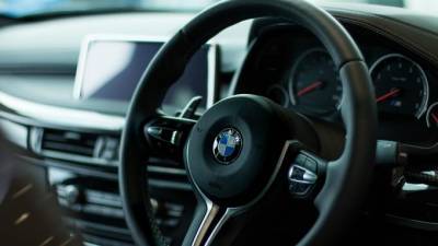В Петербурге у студента из Китая угнали BMW X5 - piter.tv - Санкт-Петербург